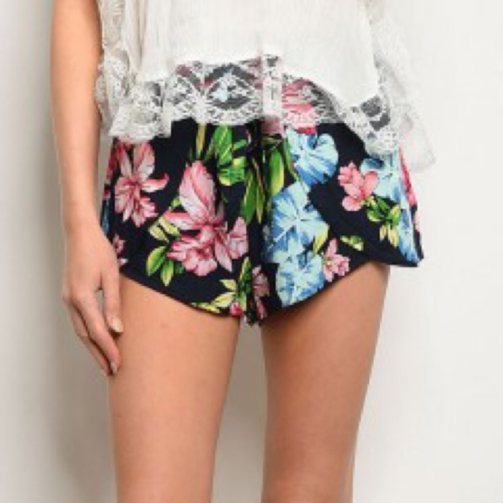 CLOSING SHOP!! Black floral shorts